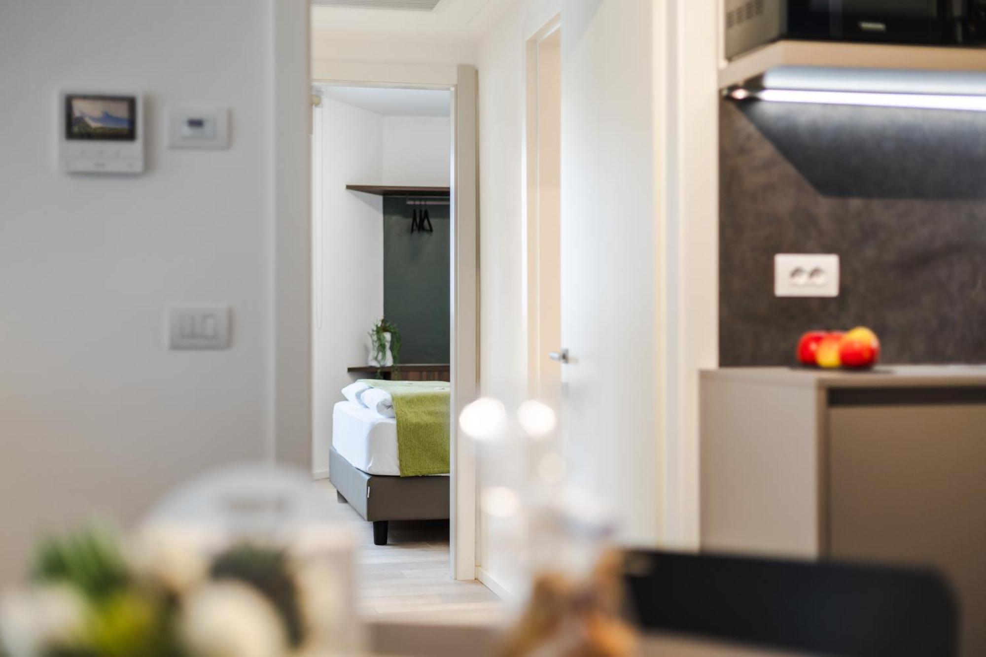 Boutique Apartments By Annalisa Torbole Sul Garda Kültér fotó