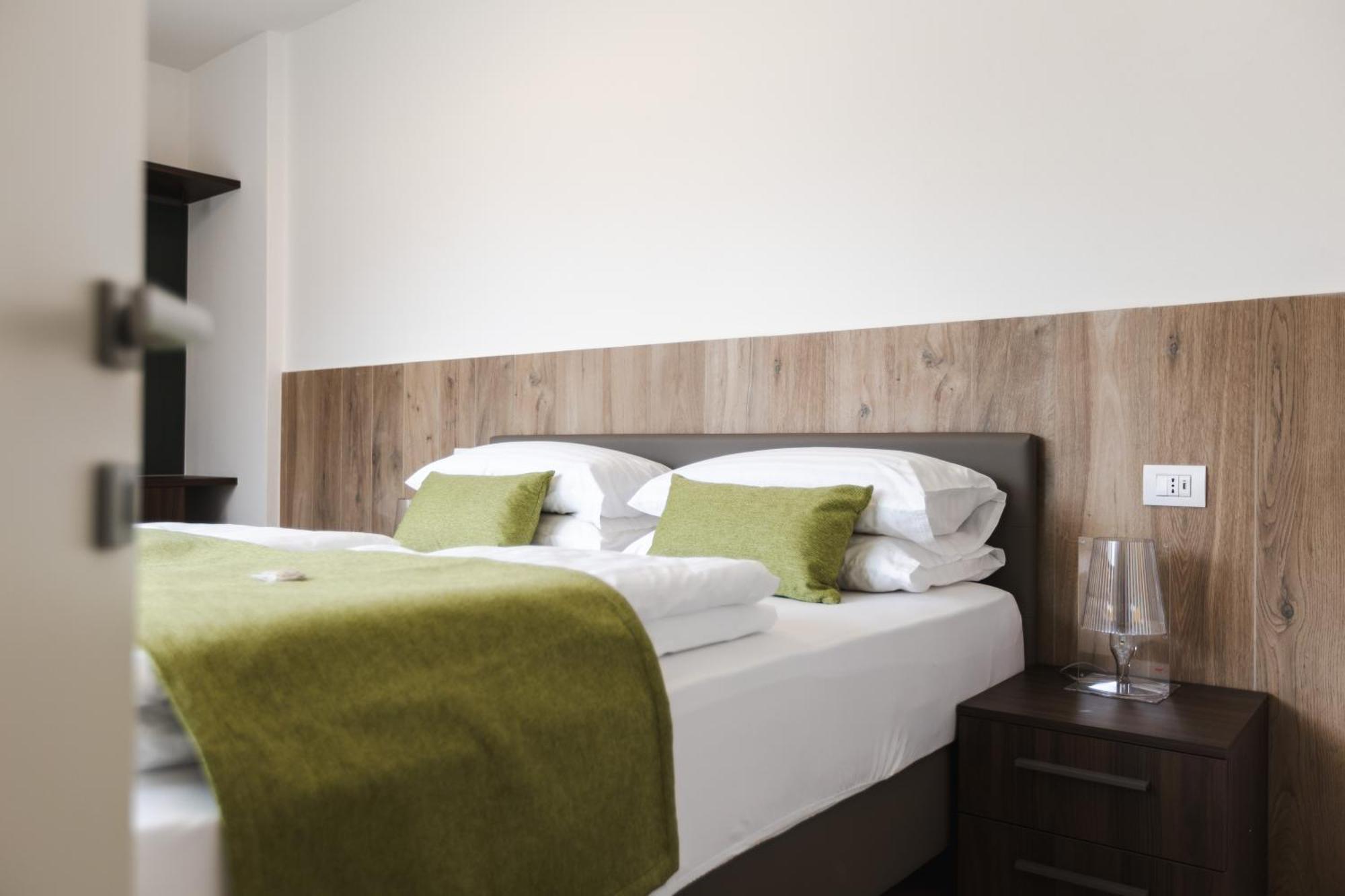 Boutique Apartments By Annalisa Torbole Sul Garda Kültér fotó